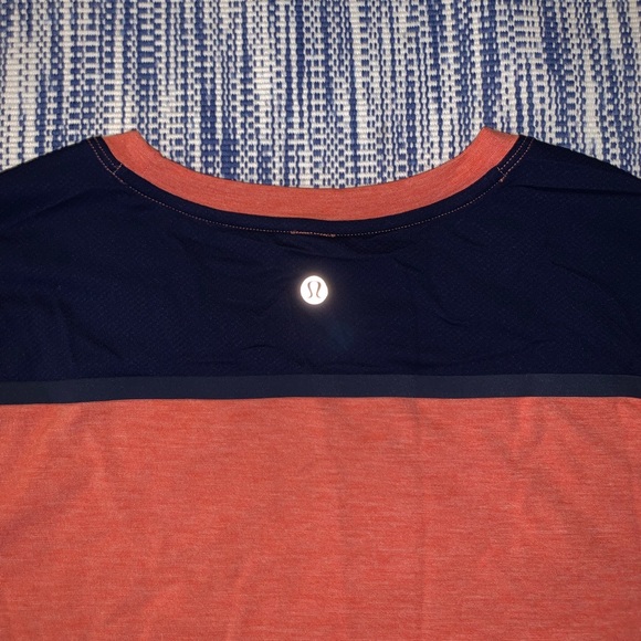 NWOT Lululemon T-Shirt - Picture 5 of 5
